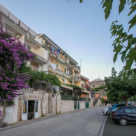 Apartment By The Sea Podgora Eksteriør billede