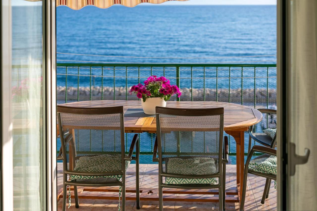 Apartment By The Sea Podgora Eksteriør billede