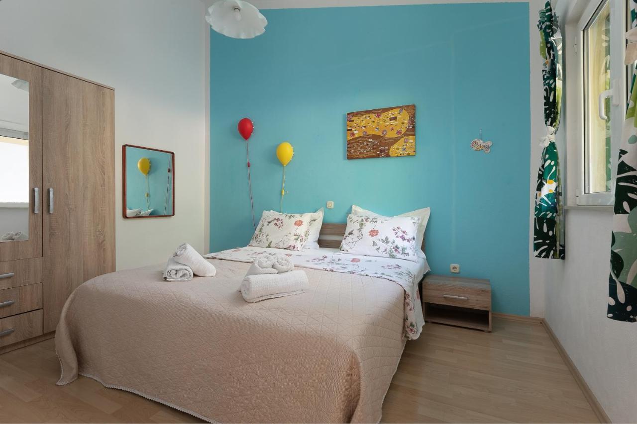 Apartment By The Sea Podgora Eksteriør billede